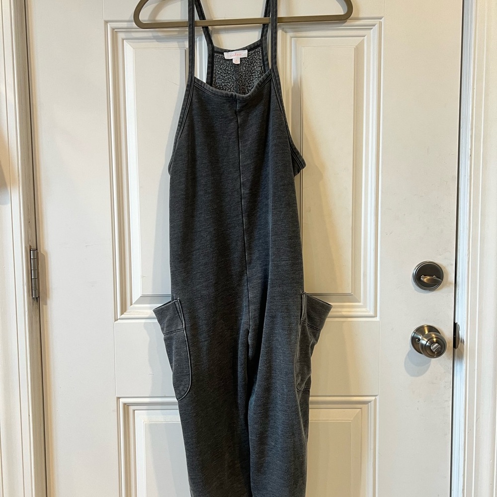 Colsie Charcoal Sleeveless Romper